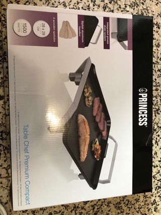 Plancha 28x28cm 1500W + 4 espátulas madera