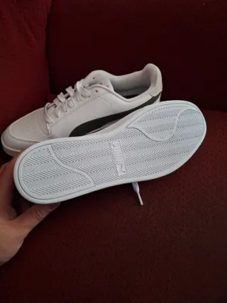 Zapatillas Puma Shuffle Blancas y Doradas
