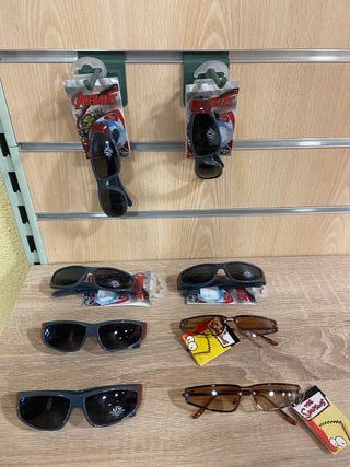Lote 8 Gafas de Sol Vengadores y Simpsons Nuevas