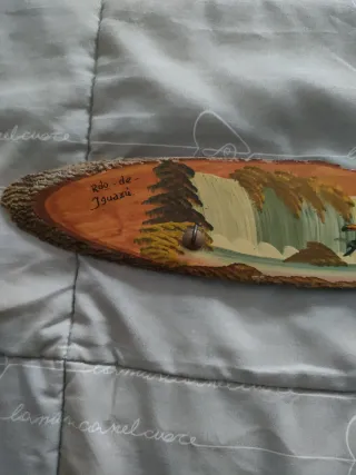 Appendino in legno con pittura cascata