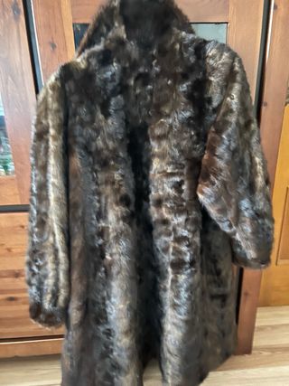 Abrigo visón sintético marrón