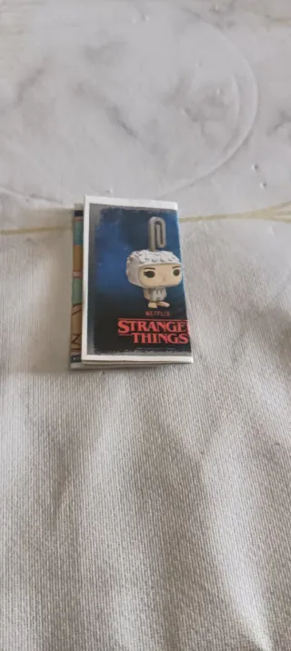 Lote8. Papelitos Stranger Things