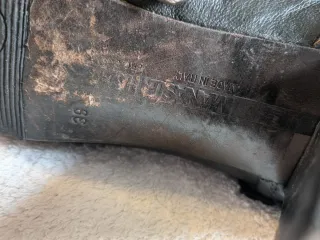 Botas altas de cuero negras