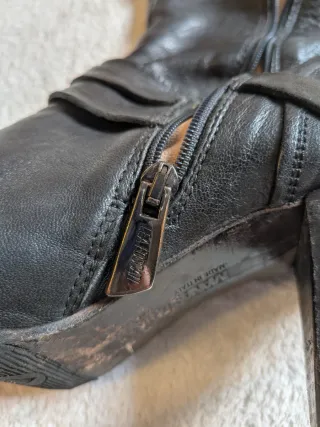 Botas altas de cuero negras