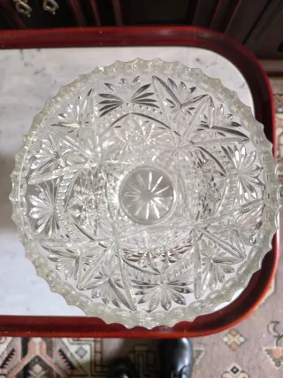 Jarrón de cristal tallado