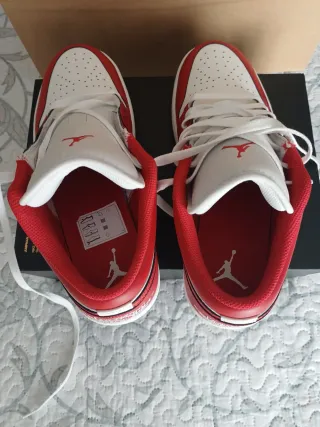 Jordan 1 Low Rojas y Blancas