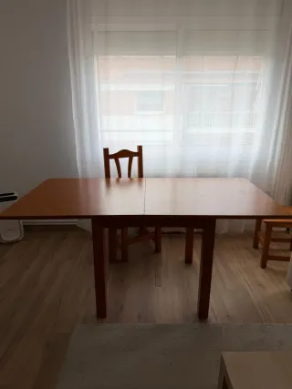 Mesa y 4 Sillas Comedor Madera