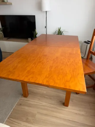 Mesa y 4 Sillas Comedor Madera
