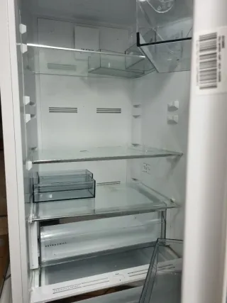 Lavadora AEG, lavavajillas newpoll y frigorífico