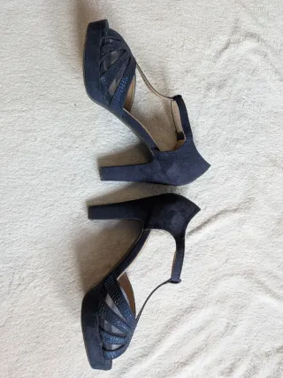 Tacchi da festa blu con strass
