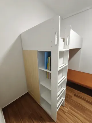 Cama alta blanca Ikea