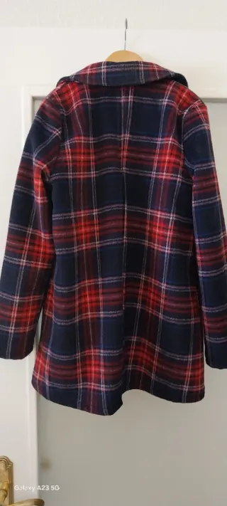 Abrigo de paño a cuadros para niña. Talla 7 años