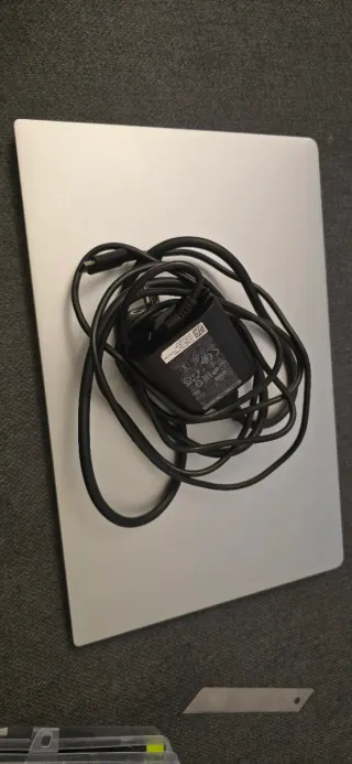 Dell XPS 9370 Core i7 Plata