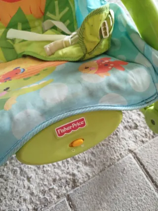 Hamaca para bebé con juguetes