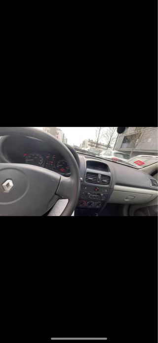 Renault clio 2  2001