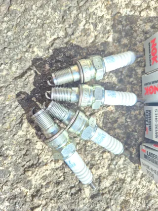 Bujía NGK IMR9E-9HES Láser Iridium