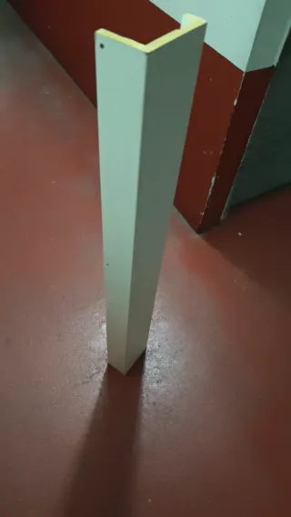 Estantería / Barra de pared de madera 1m