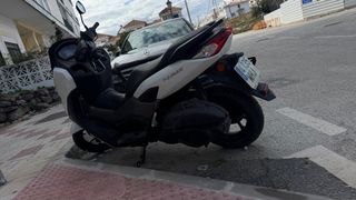 Yamaha NMAX 125 2023 - Menos 5.000 km