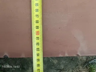 Puerta de hierro antigua