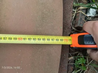 Puerta de hierro antigua