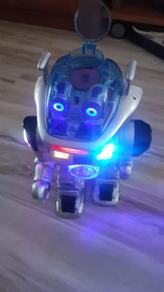 Robot Robi Juguetronica con Mando