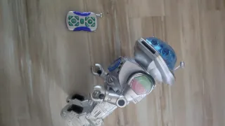 Robot Robi Juguetronica con Mando