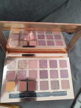 Lote 4 paletas sombras de ojos.