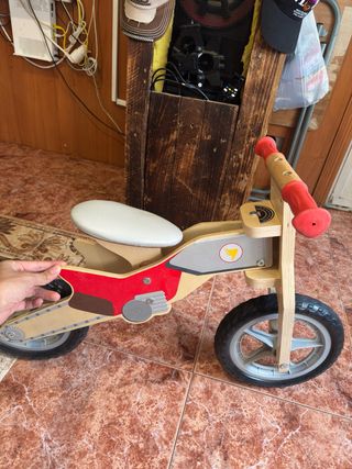 Moto de madera para niños