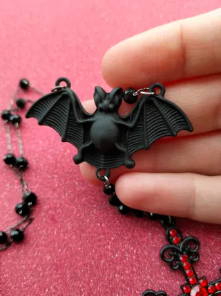 Collana Rosario Croce Pipistrello Strass Neri Ross