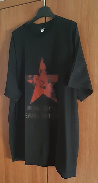 Camiseta Negra - "Estrella Roja" Talla XXXL