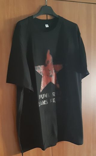 Camiseta Negra - "Estrella Roja" Talla XXXL