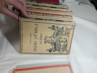 Raccolta di libri antichi del XIX secolo