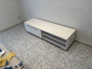 Mueble TV blanco buen estado