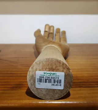 Mano articulada de madera (El Corte Inglés)