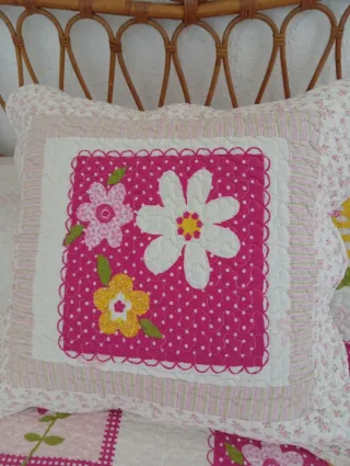 Colcha infantil con cojín