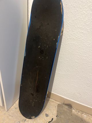 Skate con protecciones  Tabla patinar