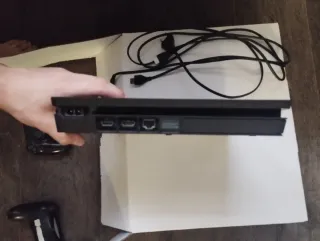 PS4 (PlayStation 4) Nera con 2 Controller