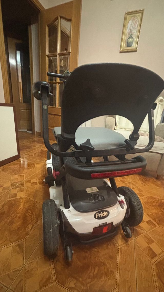 Scooter de movilidad reducida plegable