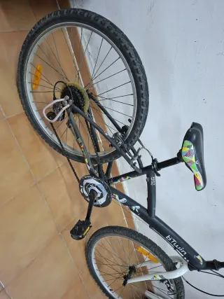 Bicicleta BTWIN Negra