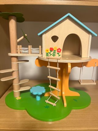 Casita del árbol de madera