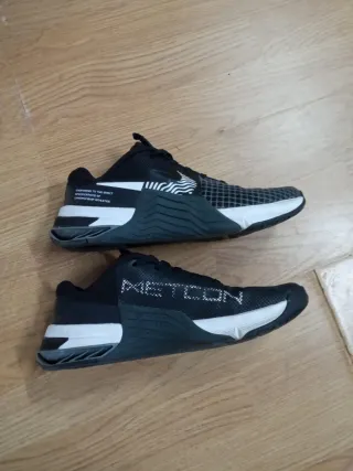 Zapatillas Nike Negro y Blanco