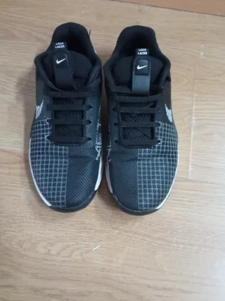 Zapatillas Nike Negro y Blanco