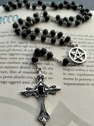 Rosario gotico con croce e strass
