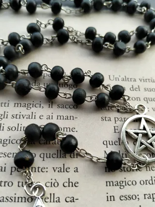 Rosario gotico con croce e strass