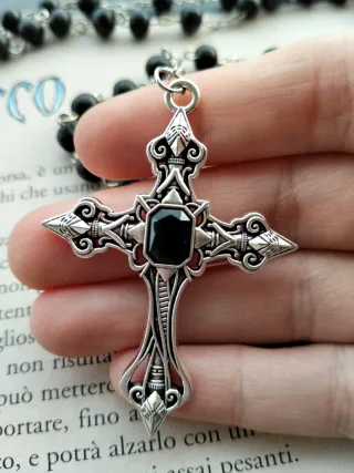 Rosario gotico con croce e strass