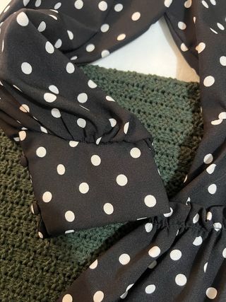 Mono corto negro lunares espalda abierta