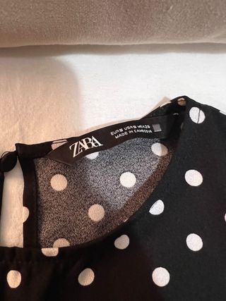 Mono corto negro lunares espalda abierta