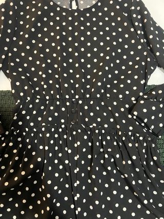 Mono corto negro lunares espalda abierta