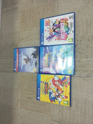 Console PS4 Nera + 4 Giochi