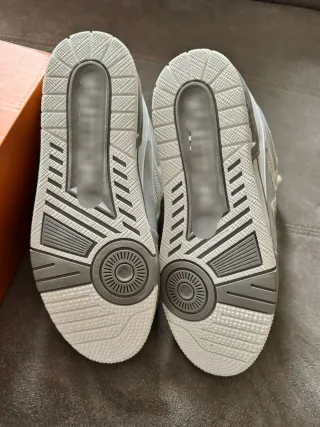 Louis Vuitton Sneakers Blancas Talla 44.5